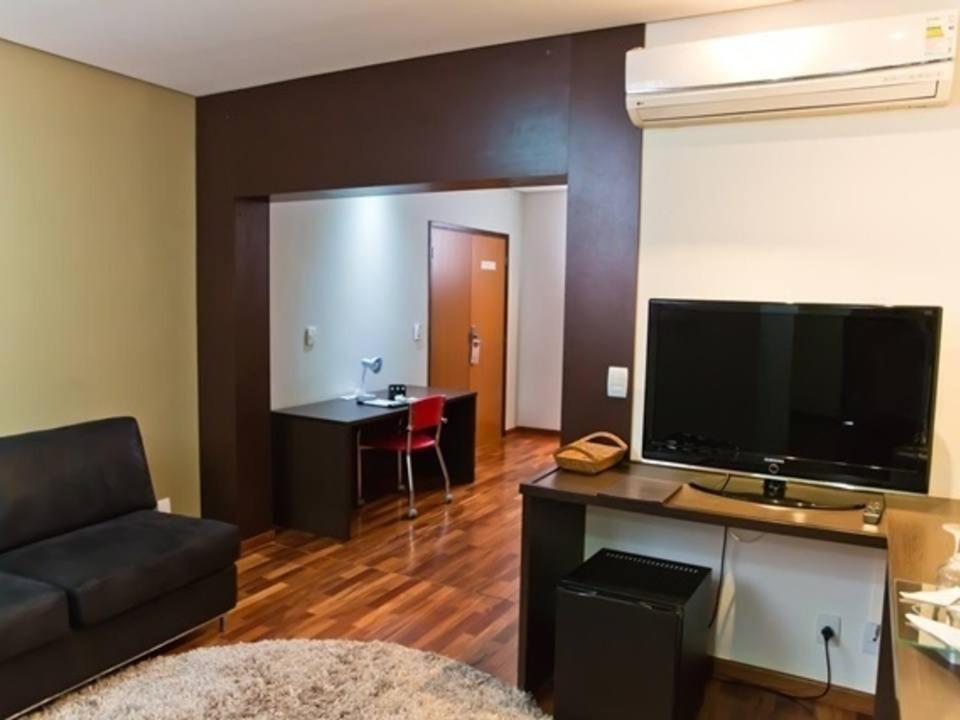 Ramada By Wyndham Furnaspark Формига Екстериор снимка