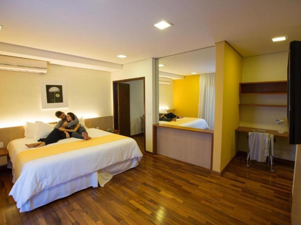 Ramada By Wyndham Furnaspark Формига Екстериор снимка